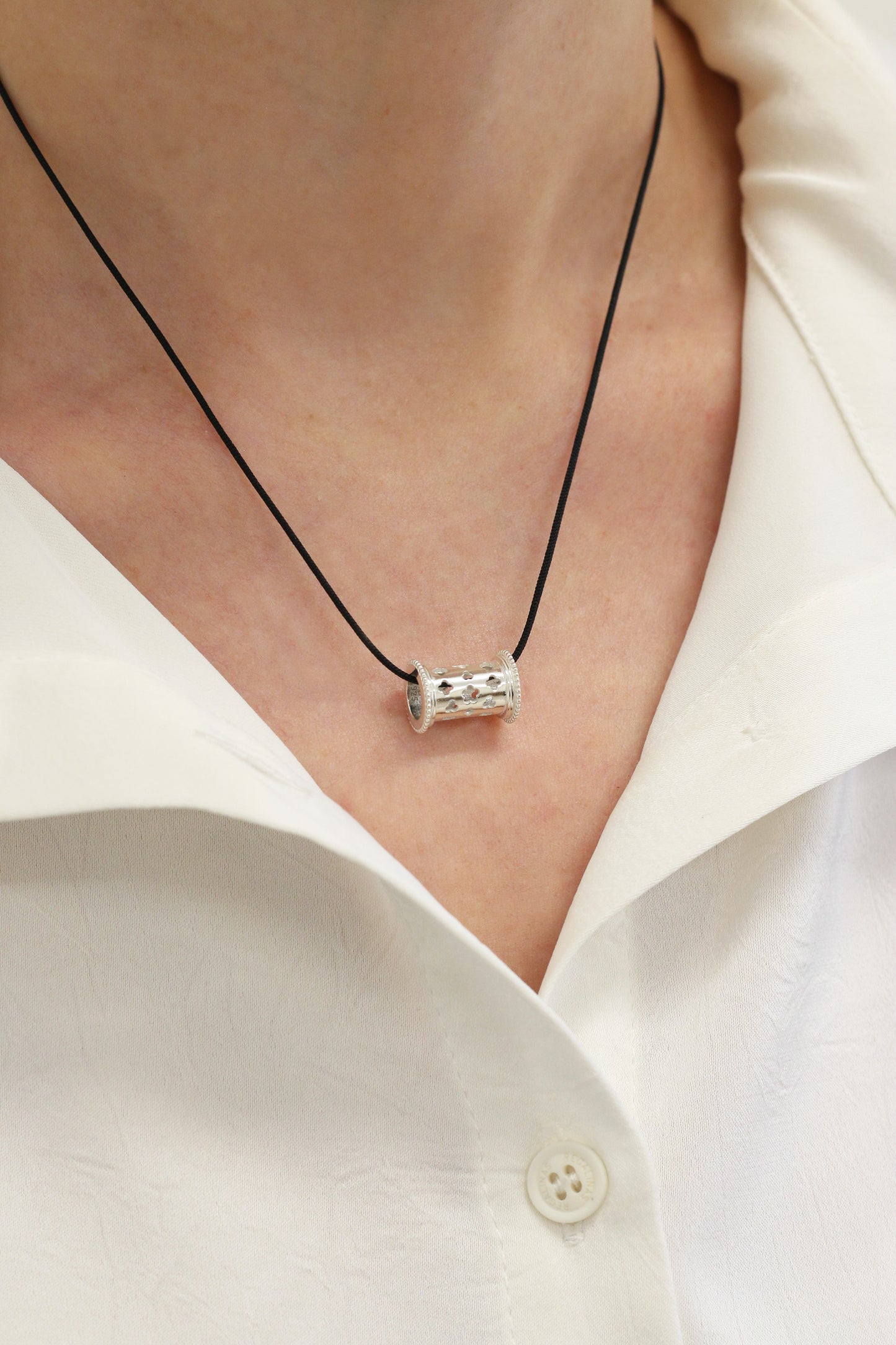 Folium Barrel Necklace