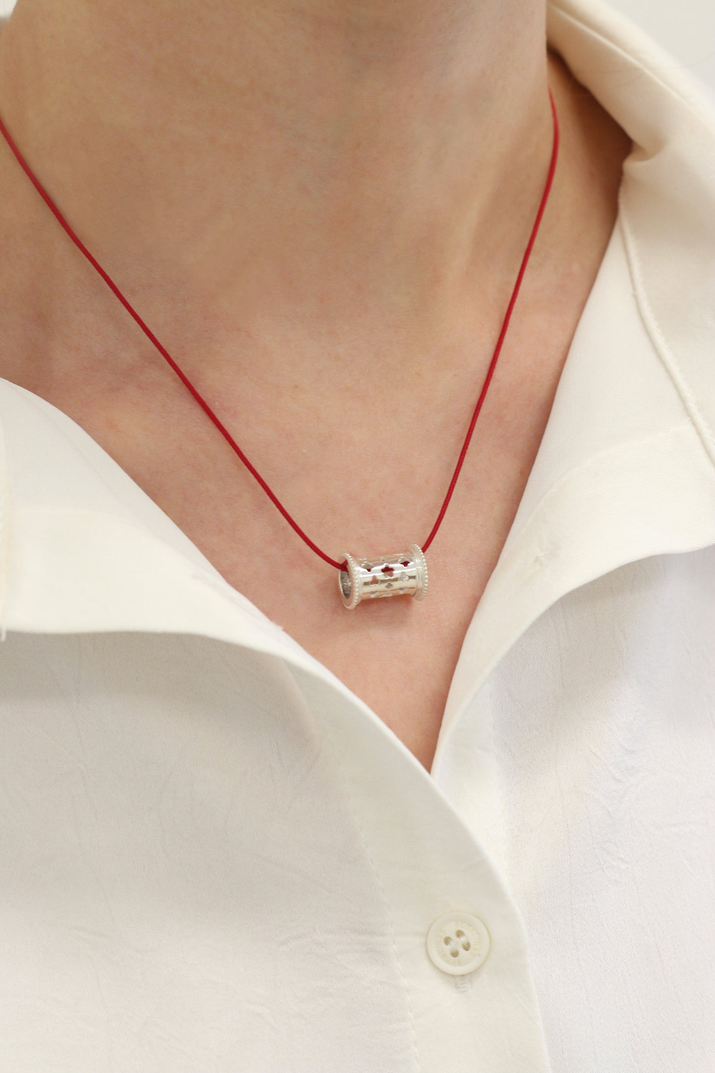 Folium Barrel Necklace