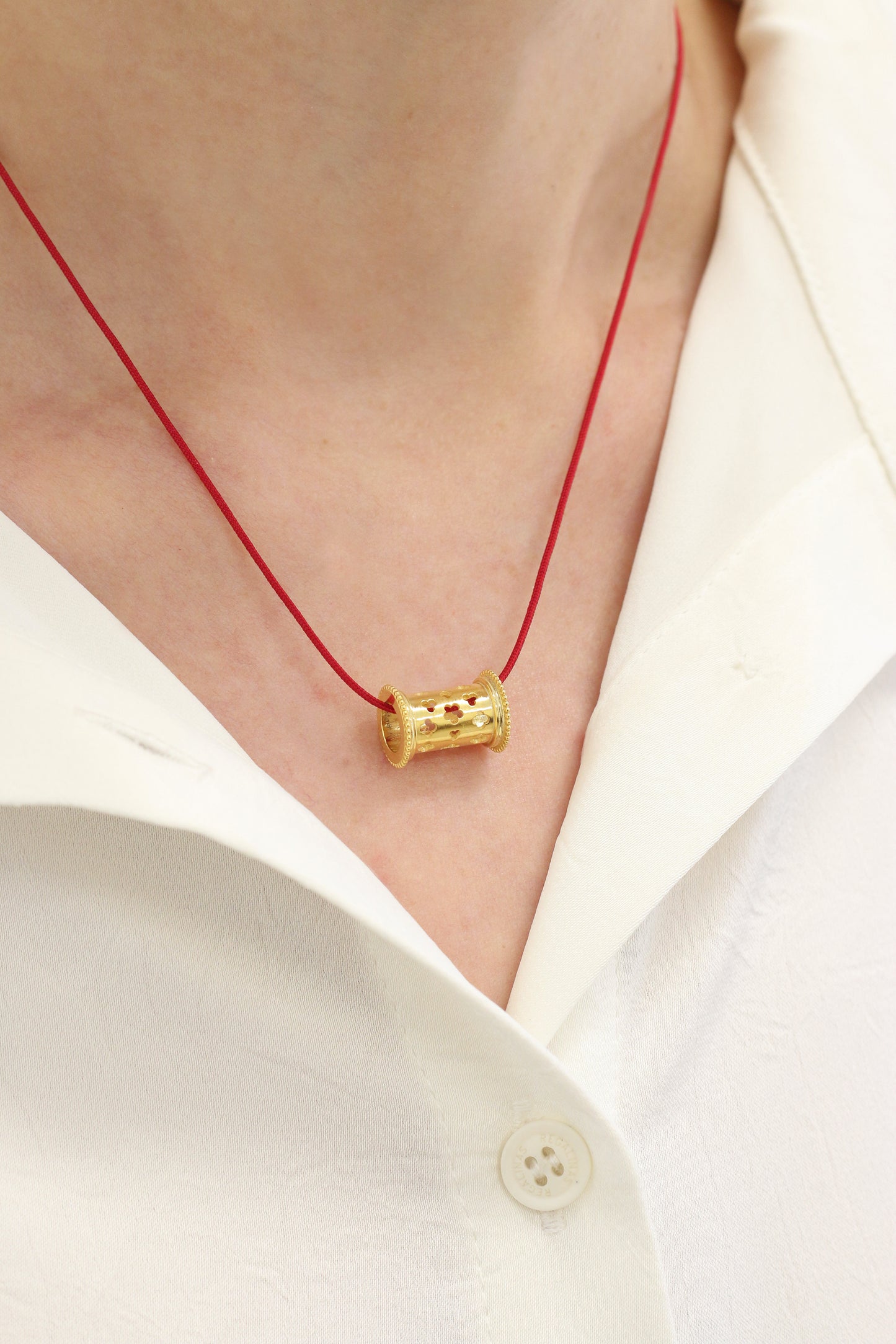 Folium Barrel Necklace